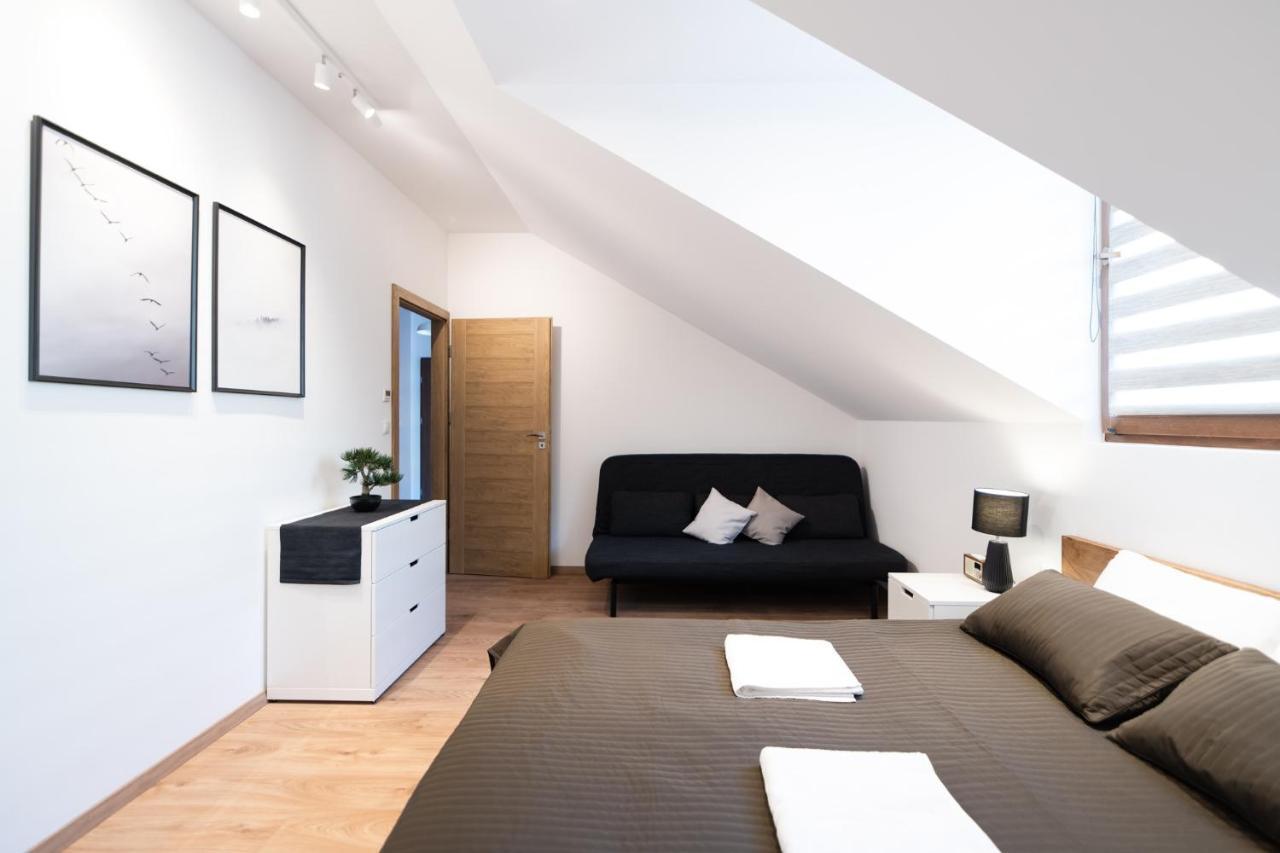 Neo Sky Apartment, Free Parking, 15 Min Walk Old Town&Kazimierz - By Homelike Kraków Exteriör bild