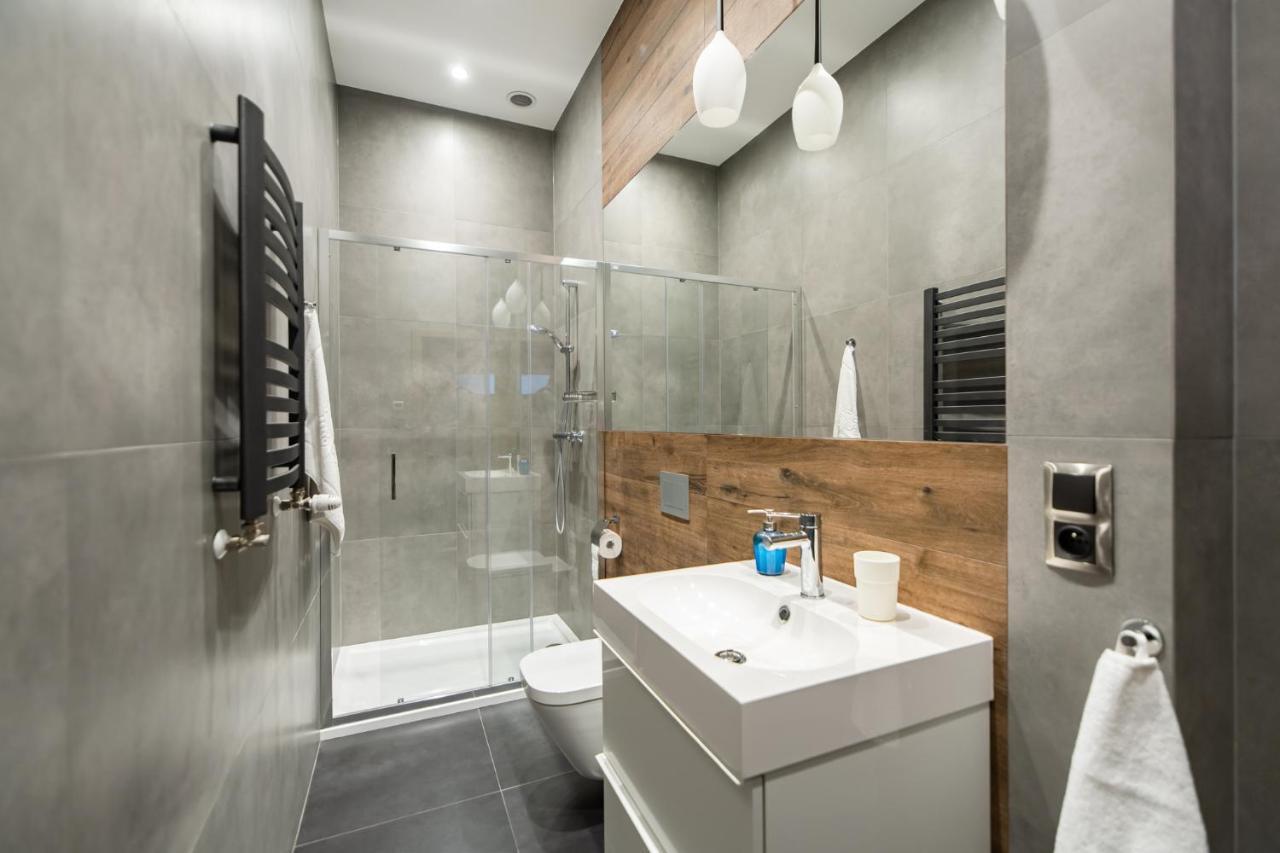 Neo Sky Apartment, Free Parking, 15 Min Walk Old Town&Kazimierz - By Homelike Kraków Exteriör bild